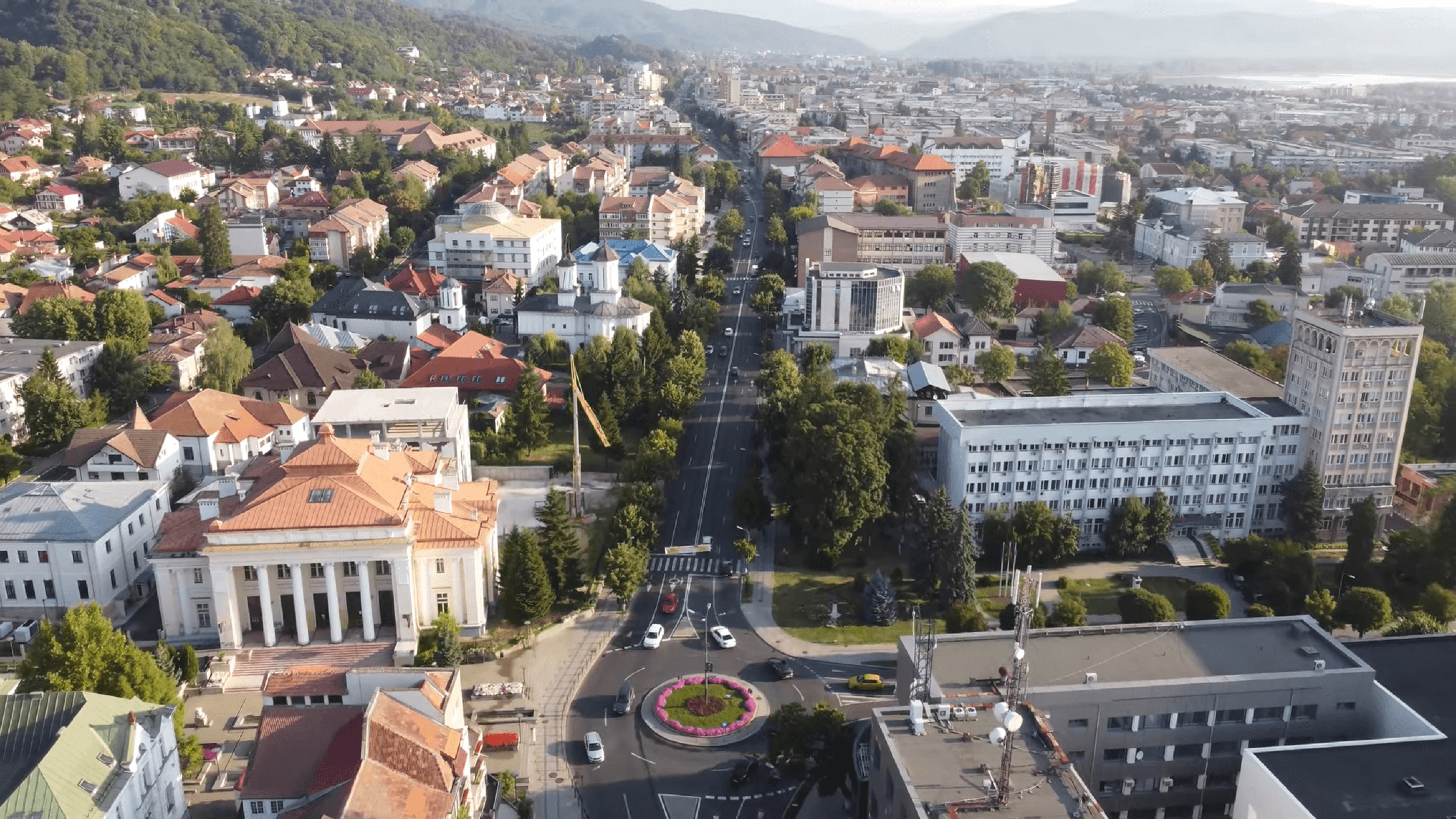 Zece obiective turistice de văzut în Râmnicu Vâlcea, pe Autostrada Antichității FOTO VIDEO Zece obiective turistice de văzut în Râmnicu Vâlcea, pe Autostrada Antichității FOTO VIDEO