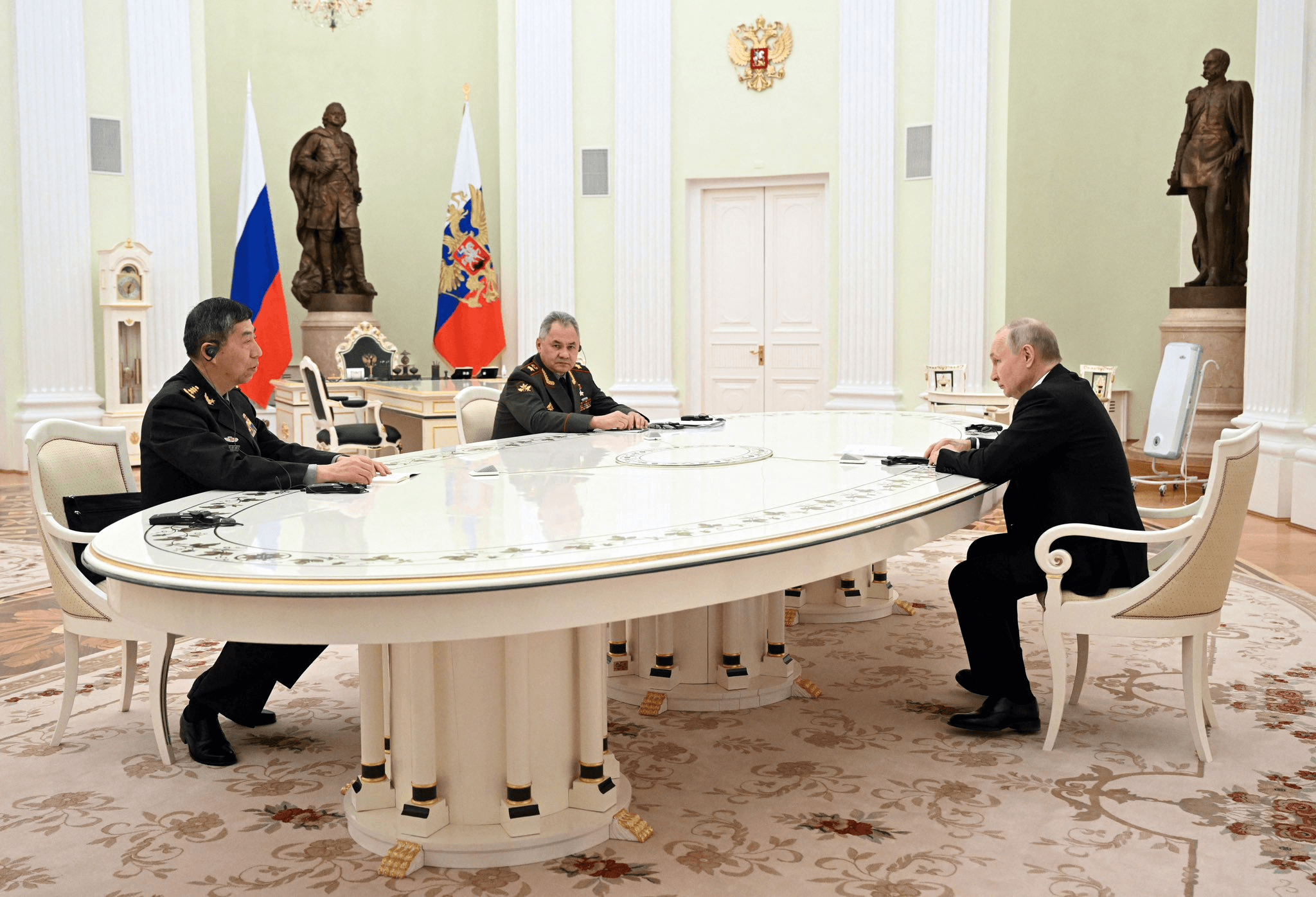 Ministrul chinez al apărării a salutat în întâlnirea cu Putin legăturile „puternice” cu Rusia
