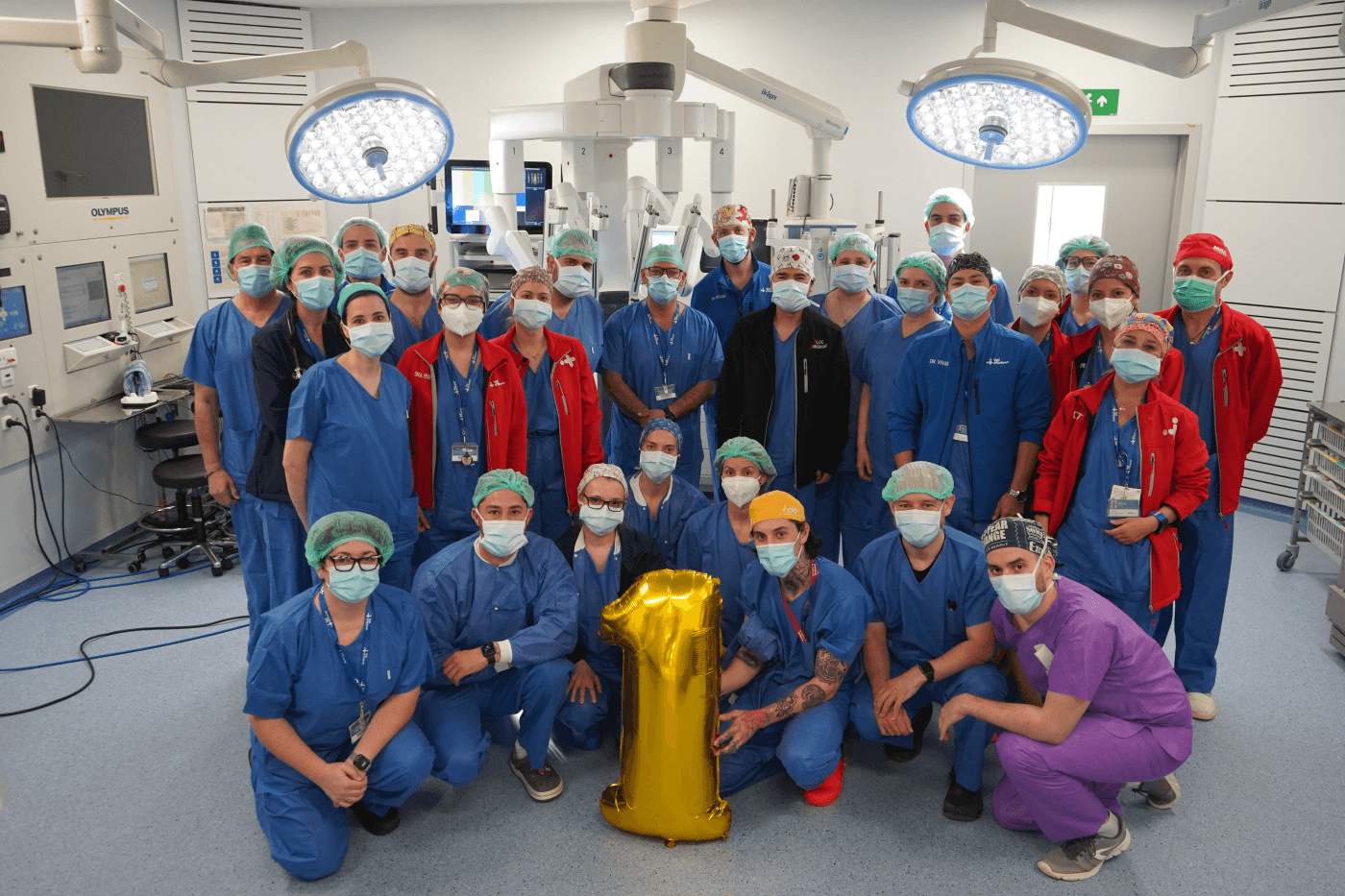 Premieră în transplantul pulmonar. Operație realizată cu ajutorul unui robot cu patru braţe