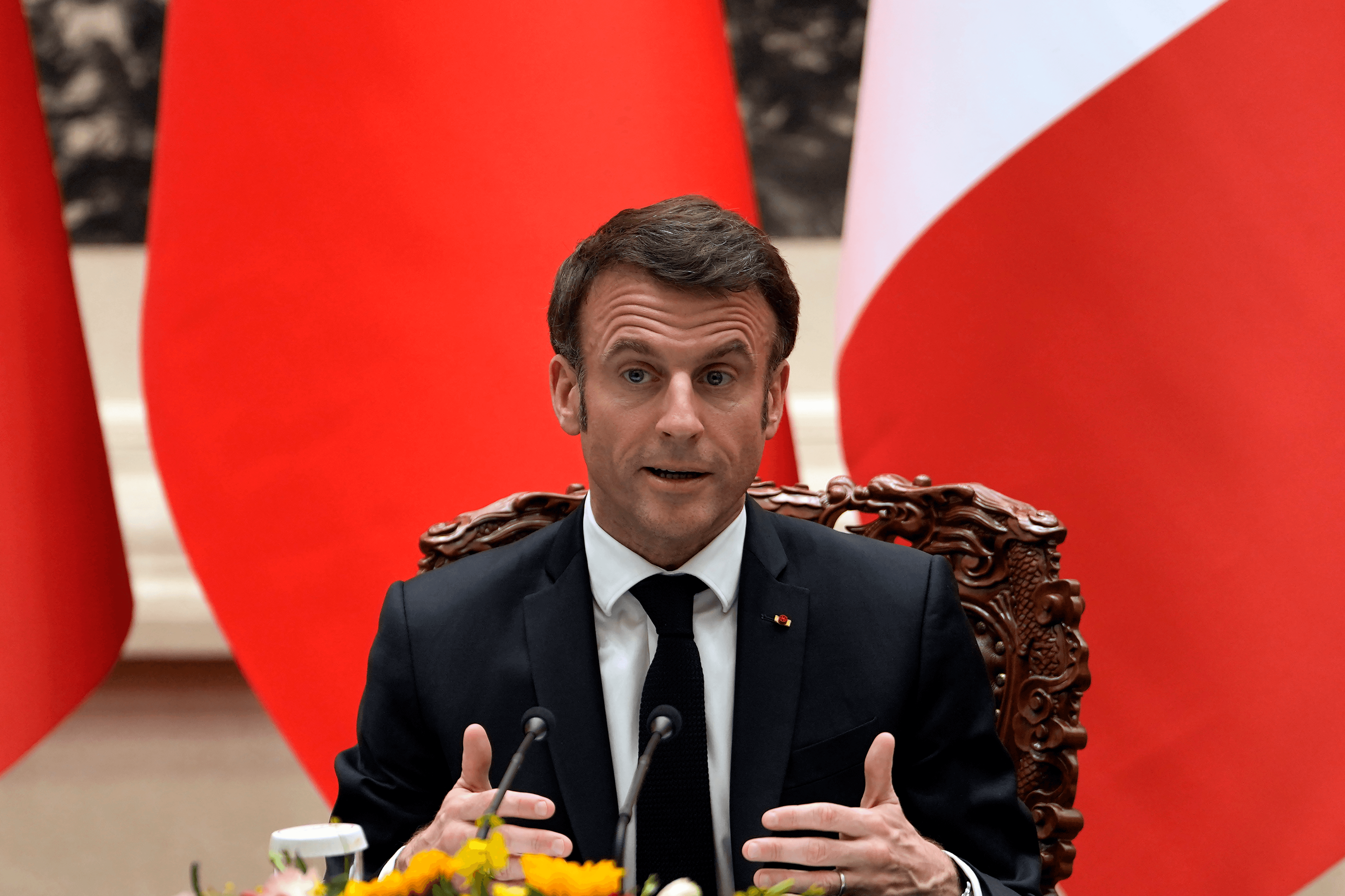 Emmanuel Macron promite un plan pentru 100 de zile care să „vindece” Franța după săptămânile de proteste