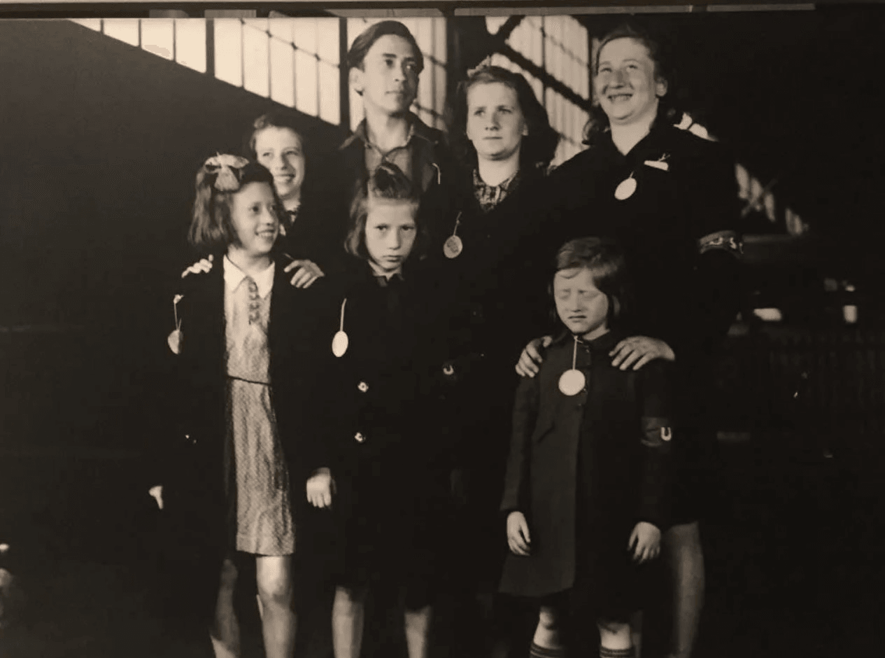 O supraviețuitoare a Holocaustului povestește unde s-a ascuns în timp ce și-a văzut mama luată la Auschwitz