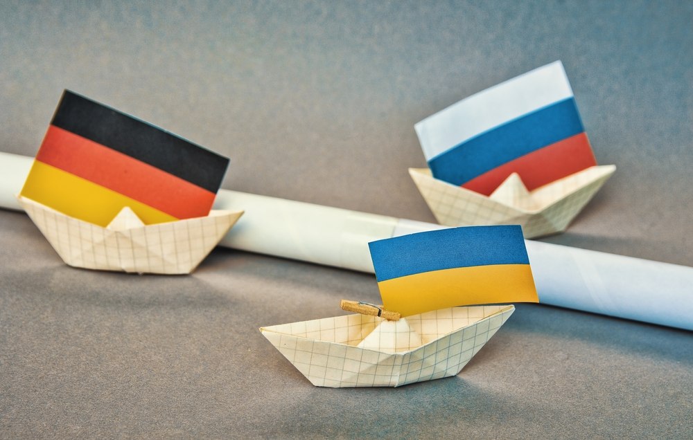 Strategia Kremlinului de a forța o uniune între extrema stângă și dreaptă germană