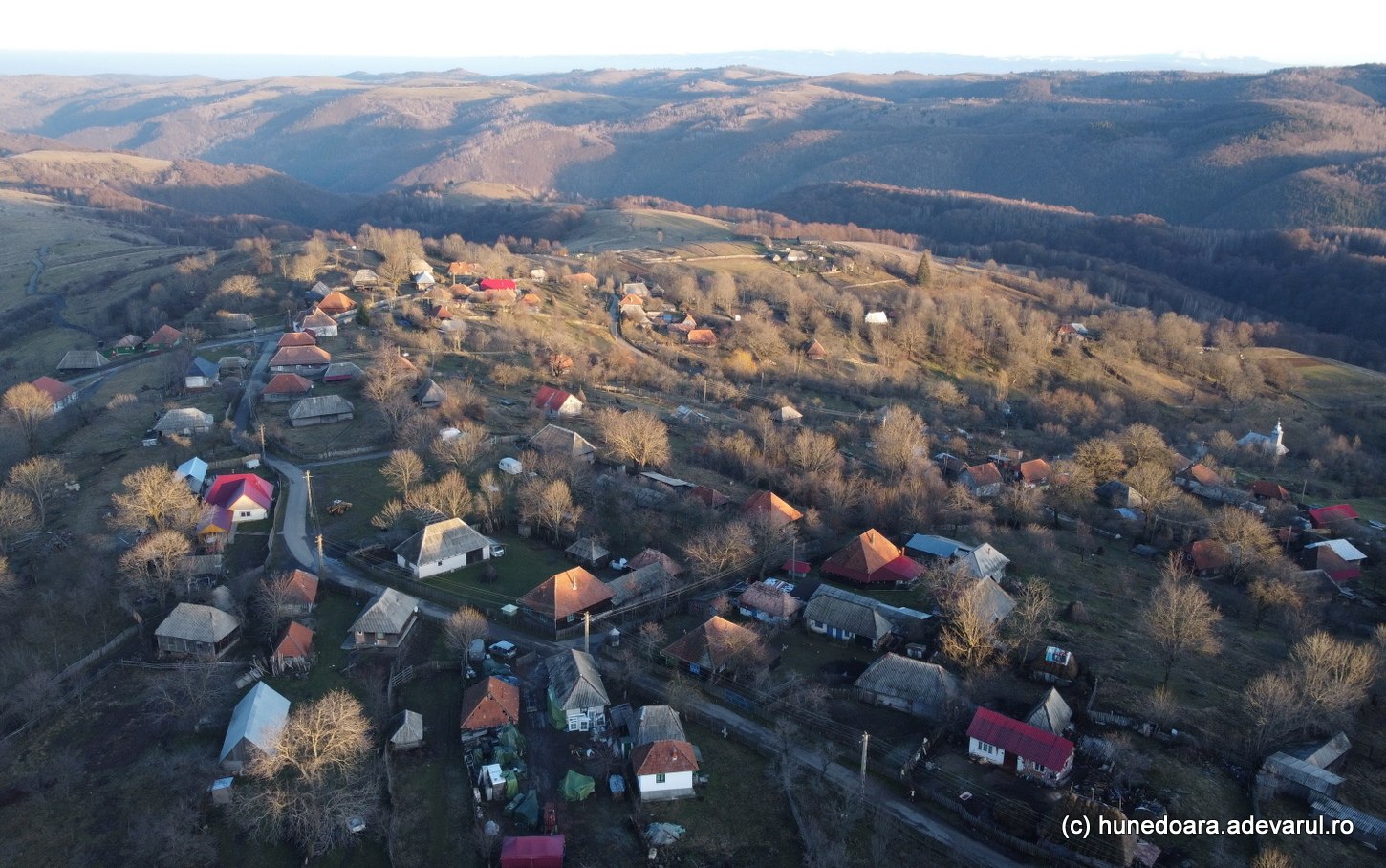 Județul cu cele mai mici localități din România. Patru comune au împreună sub 1.000 de locuitori VIDEO
