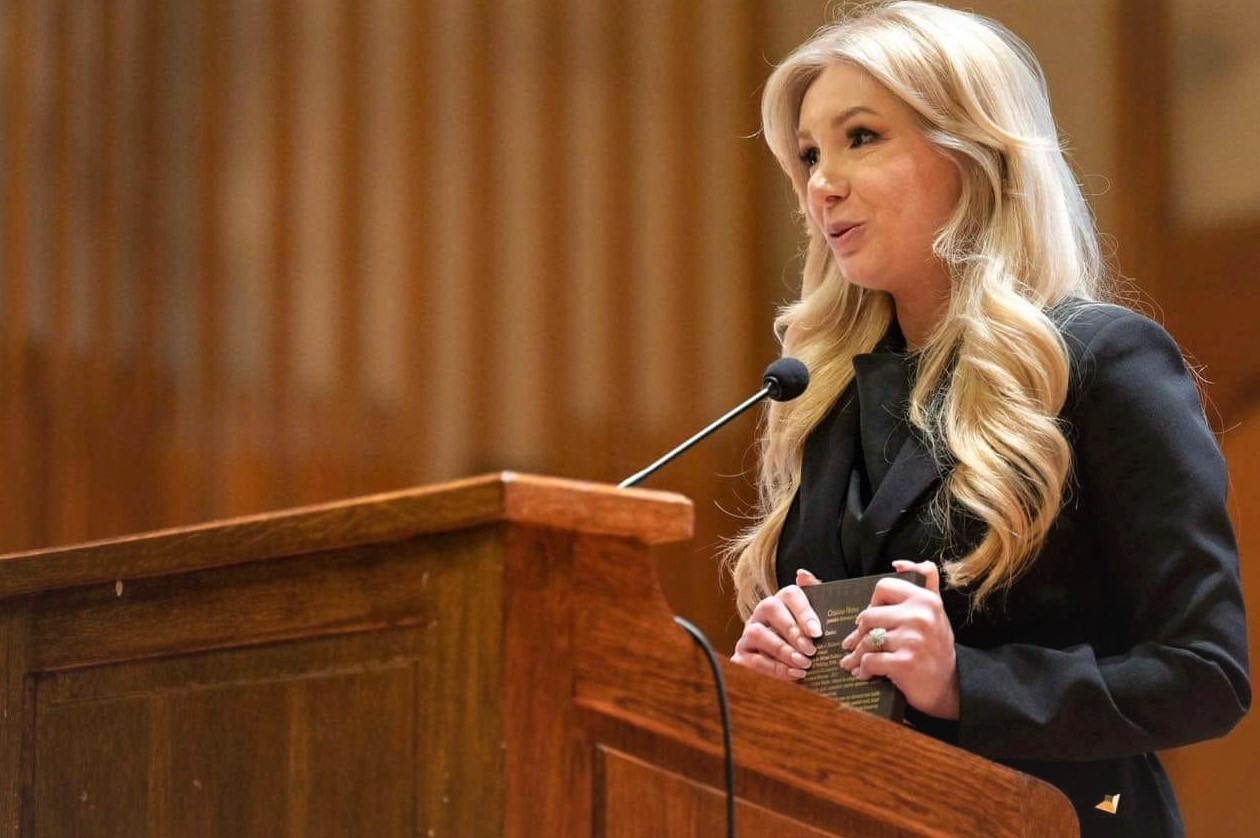 Cartea „România Necunoscută”, scrisă de Cristina Herea, promovează locurile sacre din țara noastră