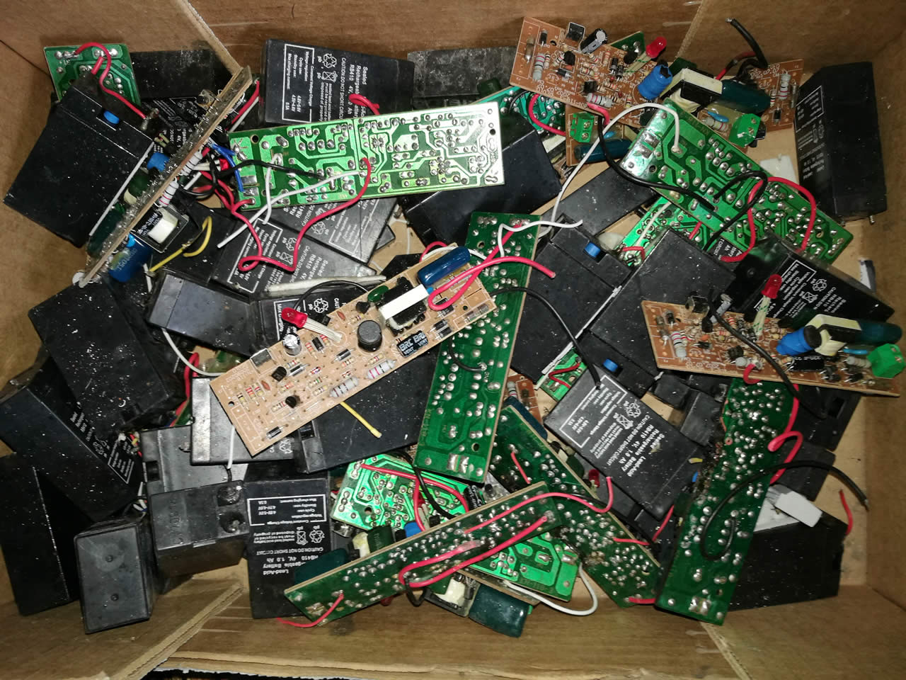 10 lucruri pe care trebuie sa le stii despre colectarea deseurilor DEEE?