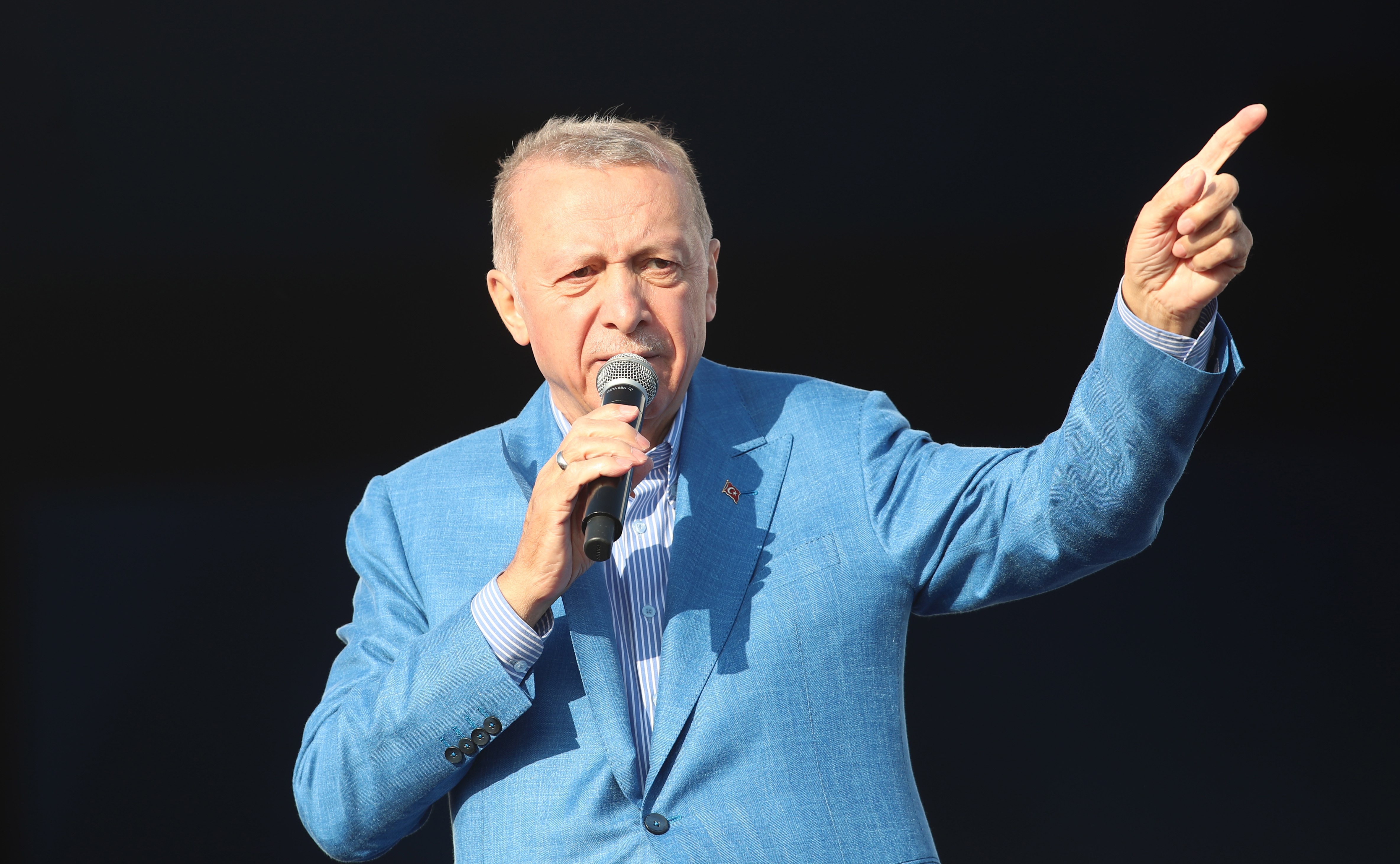 Insulte în campania electorală din Turcia. Erdogan îl numește pe rivalul său „beţiv” şi „necredincios”