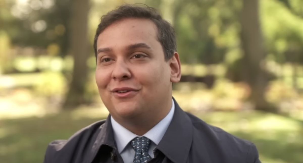 Parlamentarul republican George Santos a fost arestat pentru fraudă și spălare de bani