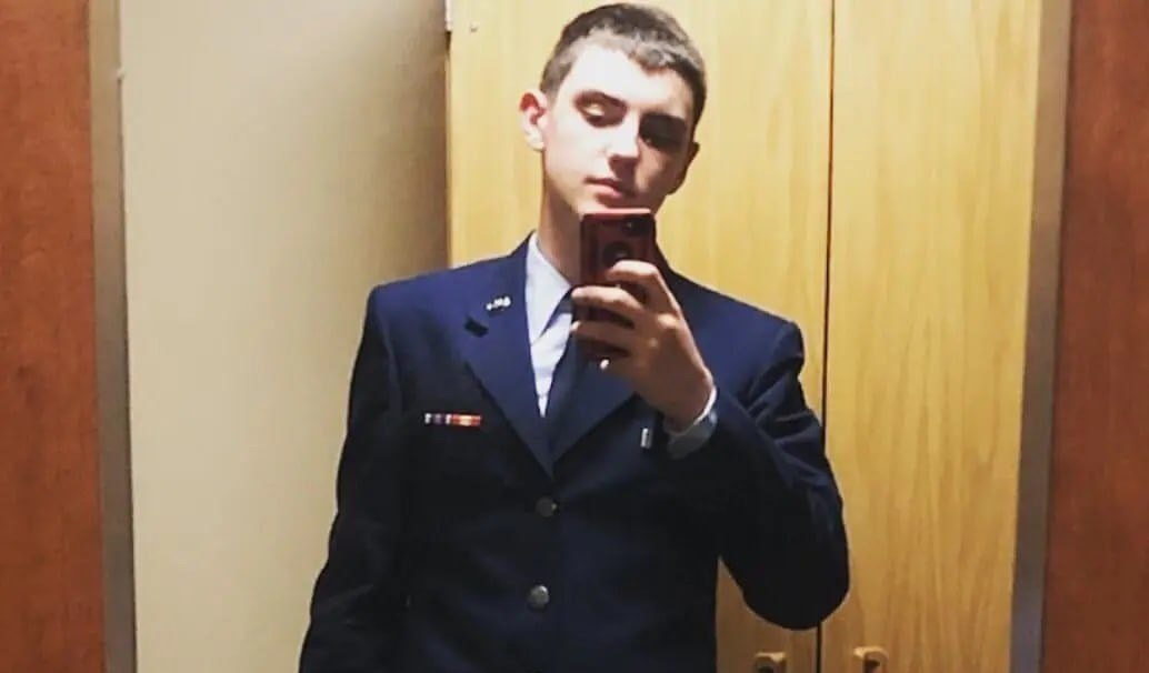 De ce a scurs analistul de informații Jack Teixeira documente secrete de la Pentagon
