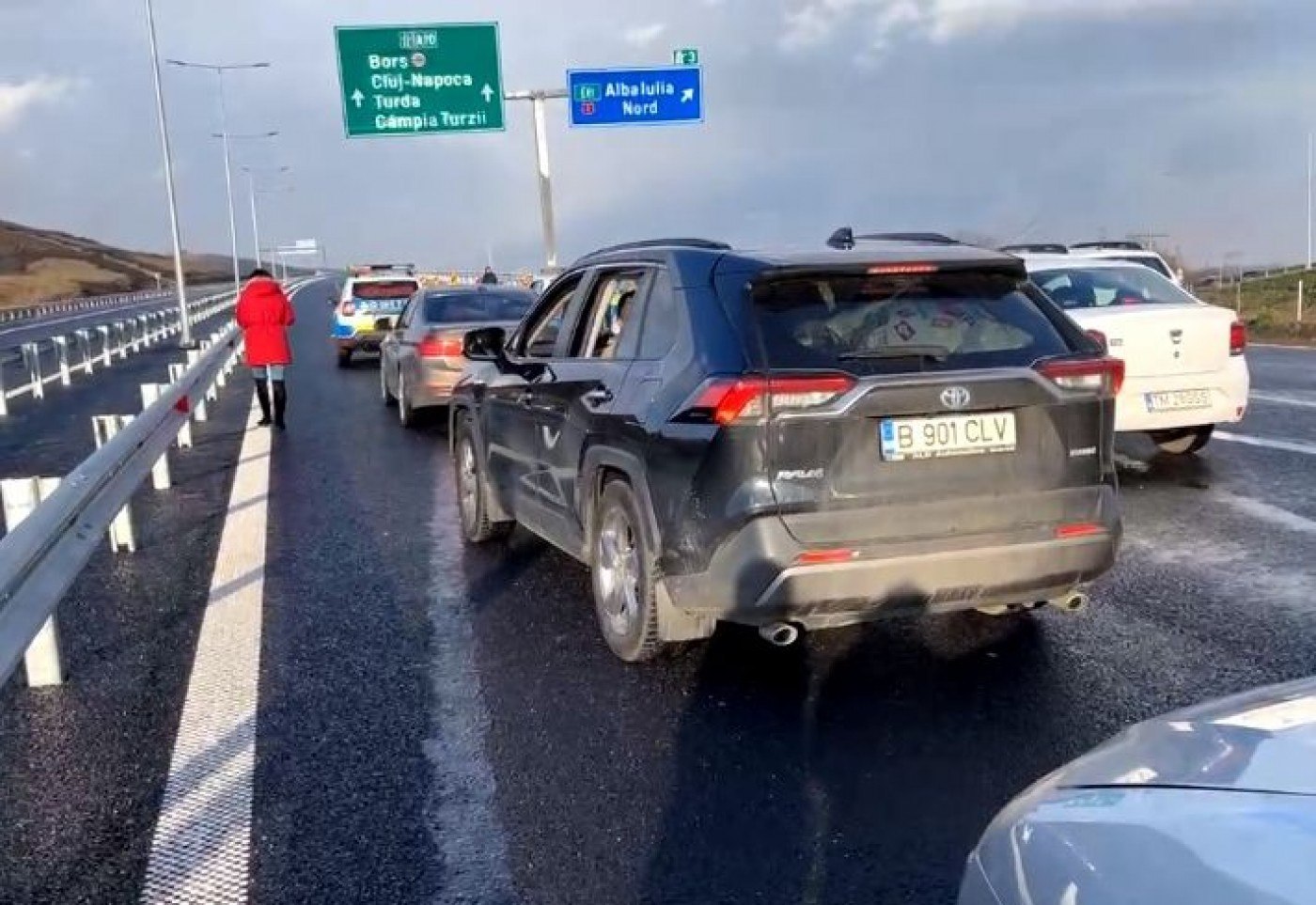 Codul Rutier se schimbă: o nouă regulă urmează să fie introdusă. Ce amenzi riscă cei care nu o respectă