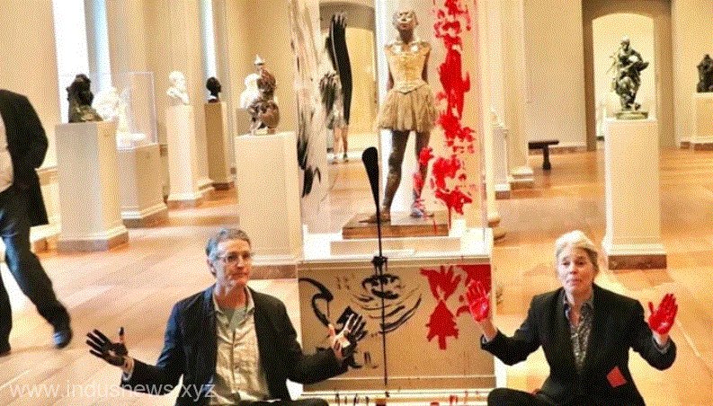 Activişti de mediu reținuți în SUA pentru vandalizarea unei statui de Degas
