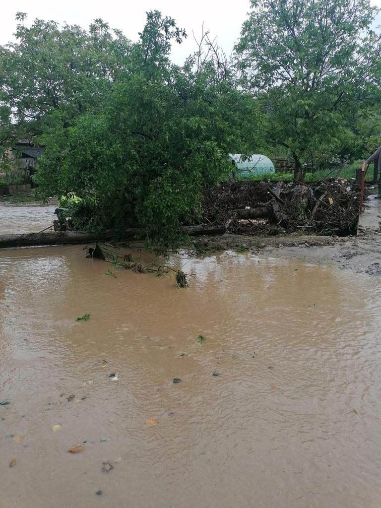 Cod portocaliu de viituri în cinci județe: zonele în care e pericol mare de inundații