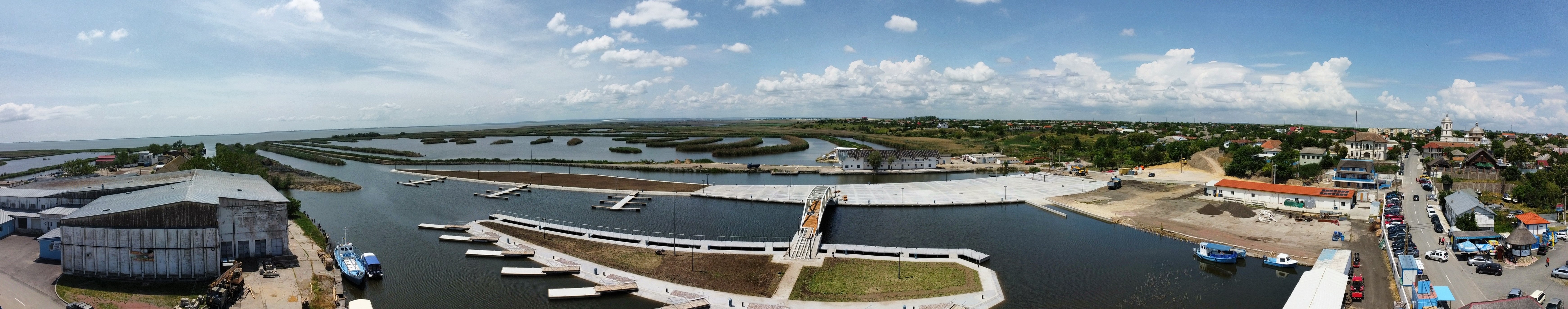 Cum a reușit o comună din Tulcea să amenajeze cel mai modern port turistic din Dobrogea