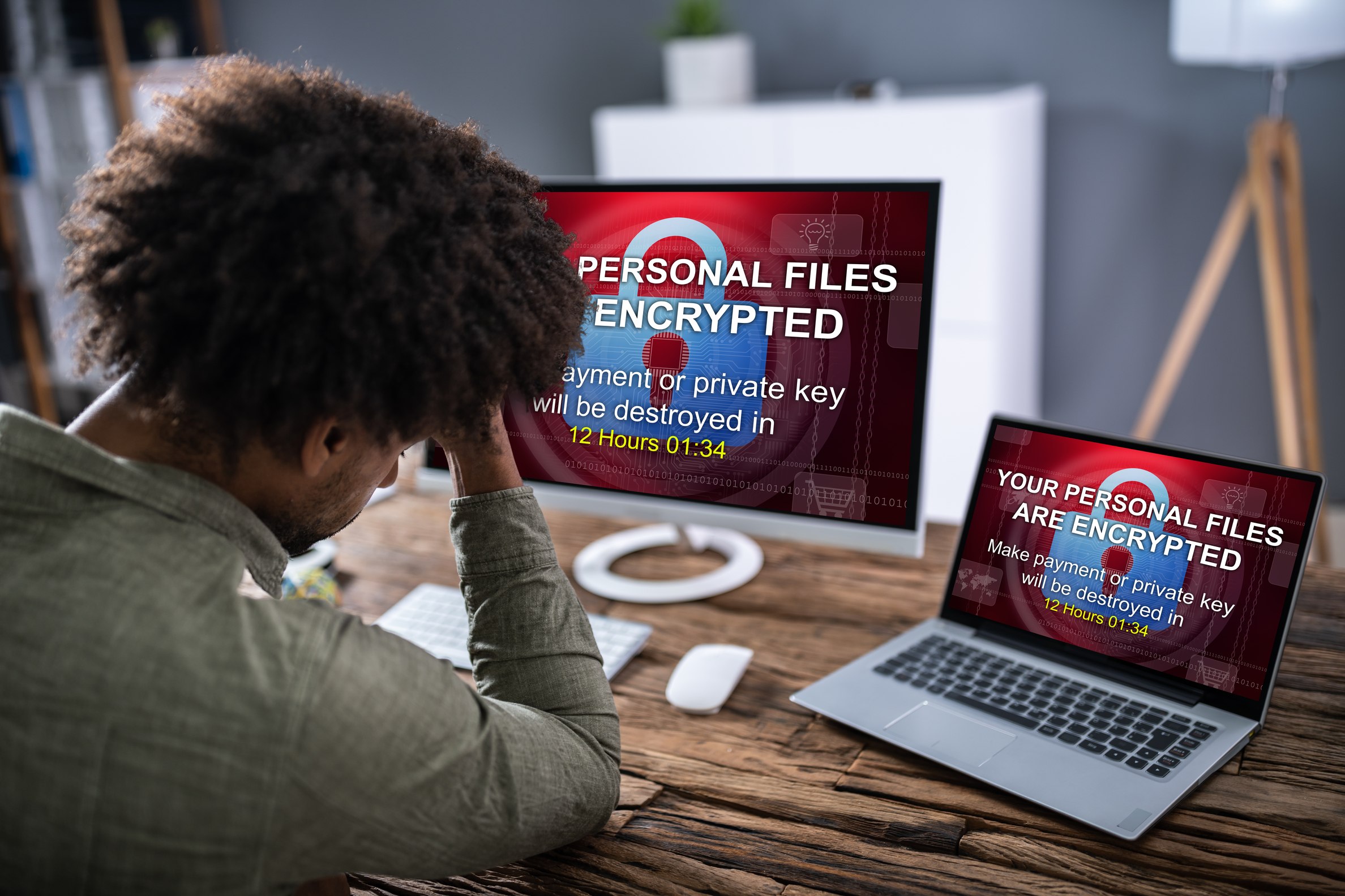 Atenție la descărcarea de software. Luați în calcul riscul ca acesta să conțină malware