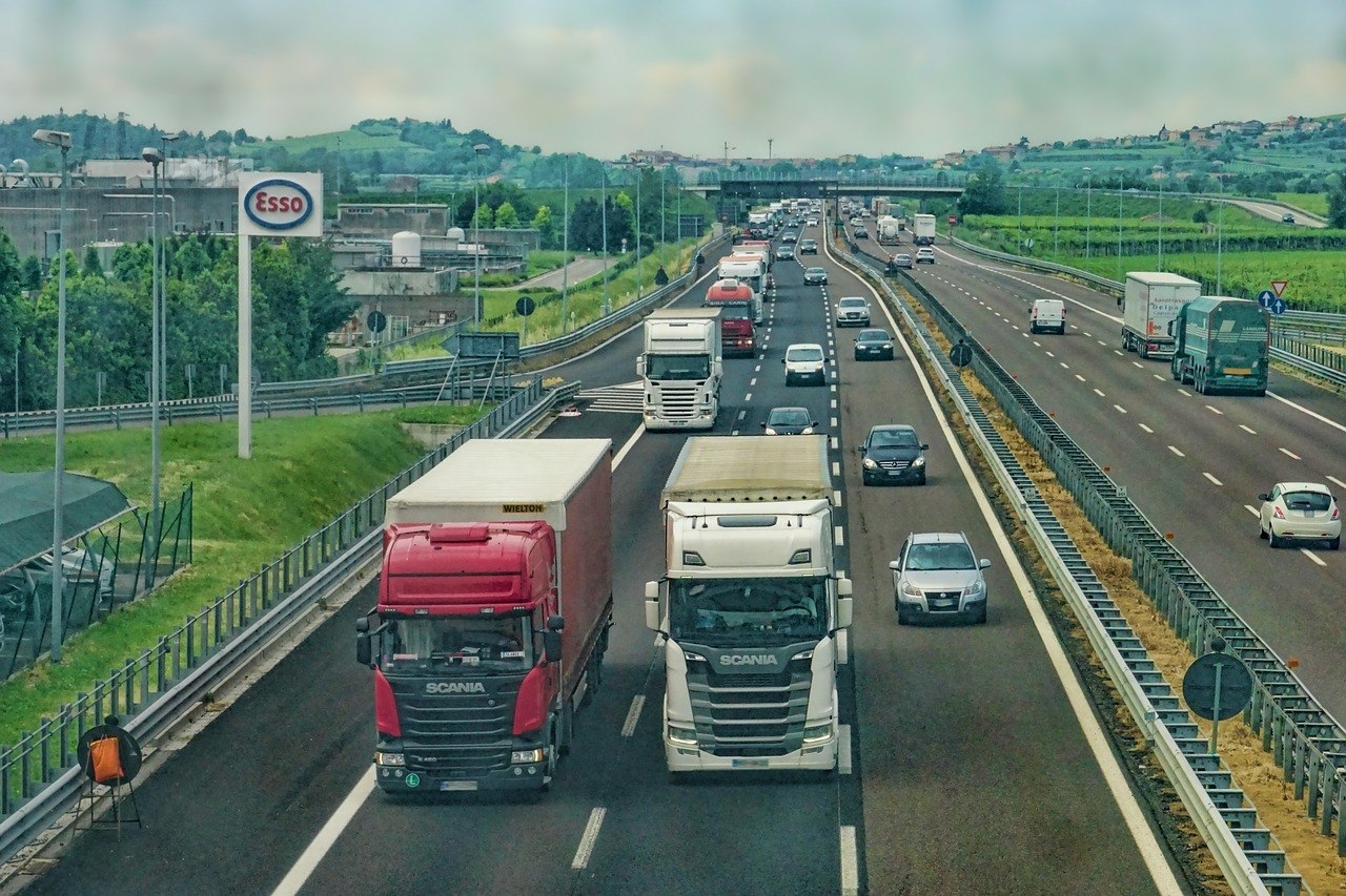 Un șofer de TIR care a lucrat în Belgia și-a dat în judecată angajatorul. Motivul pentru care va primi o sumă uriașă