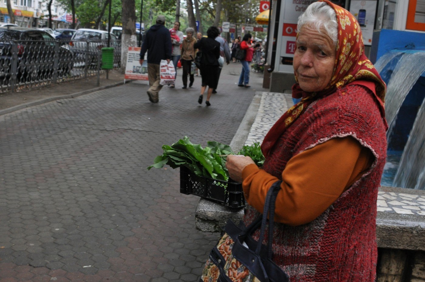 Tarabe sociale pentru bătrânele cu pătrunjel. Condițiile impuse de edili micilor cultivatori