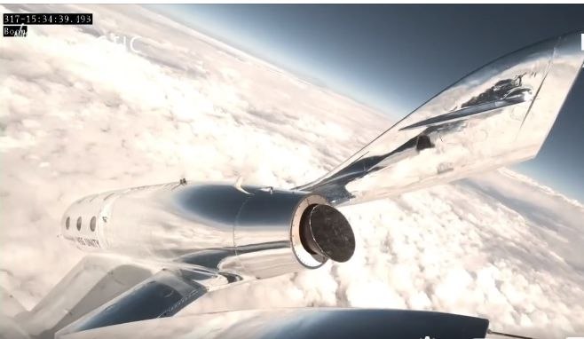 A decolat primul zbor comercial al companiei de turism spaţial Virgin Galactic. Zece minute în imponderabilitate VIDEO
