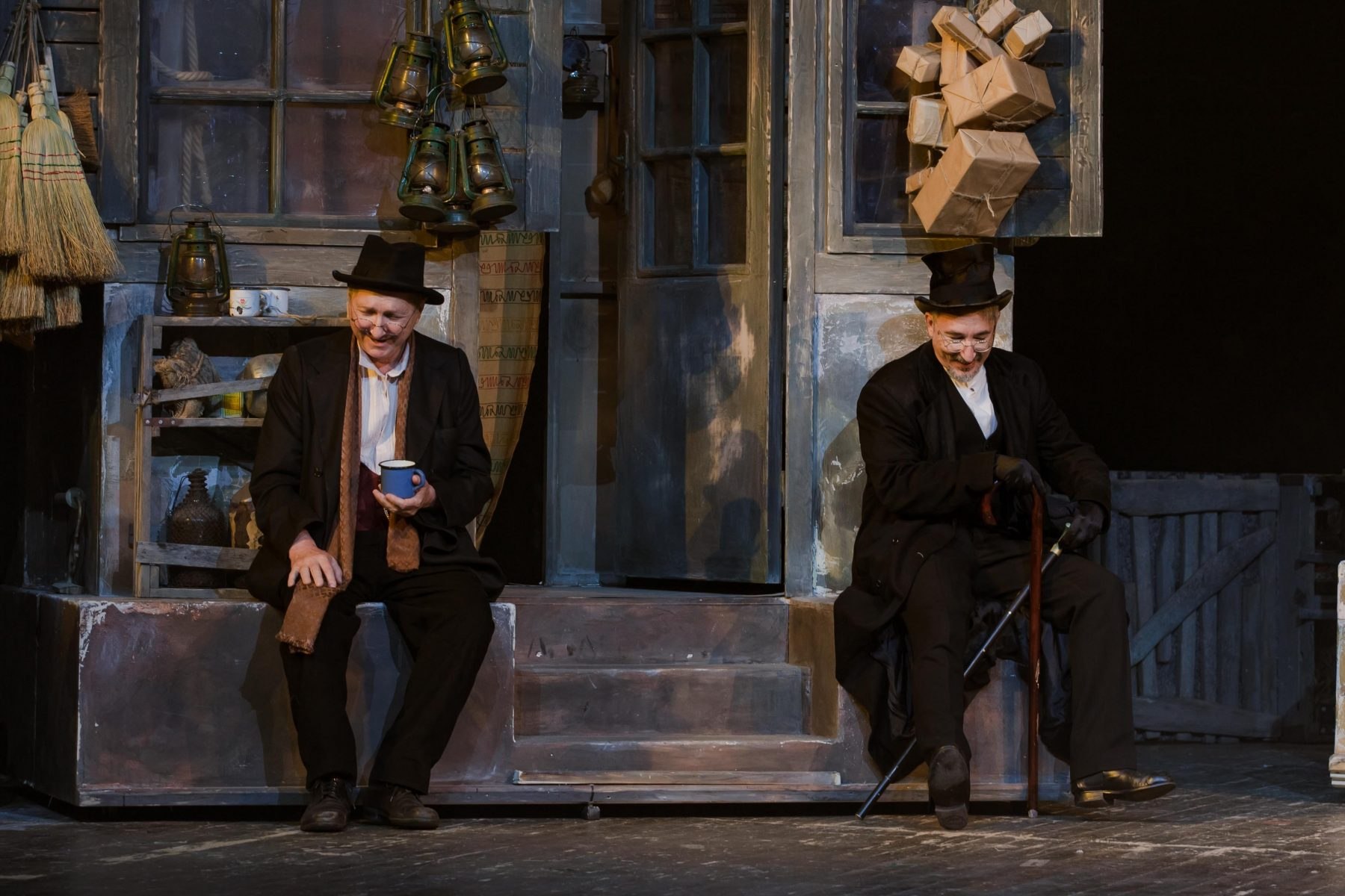 Teatrul nu intră în vacanță: piese și actori renumiți pe marile scene. Ce puteți vedea în luna iulie