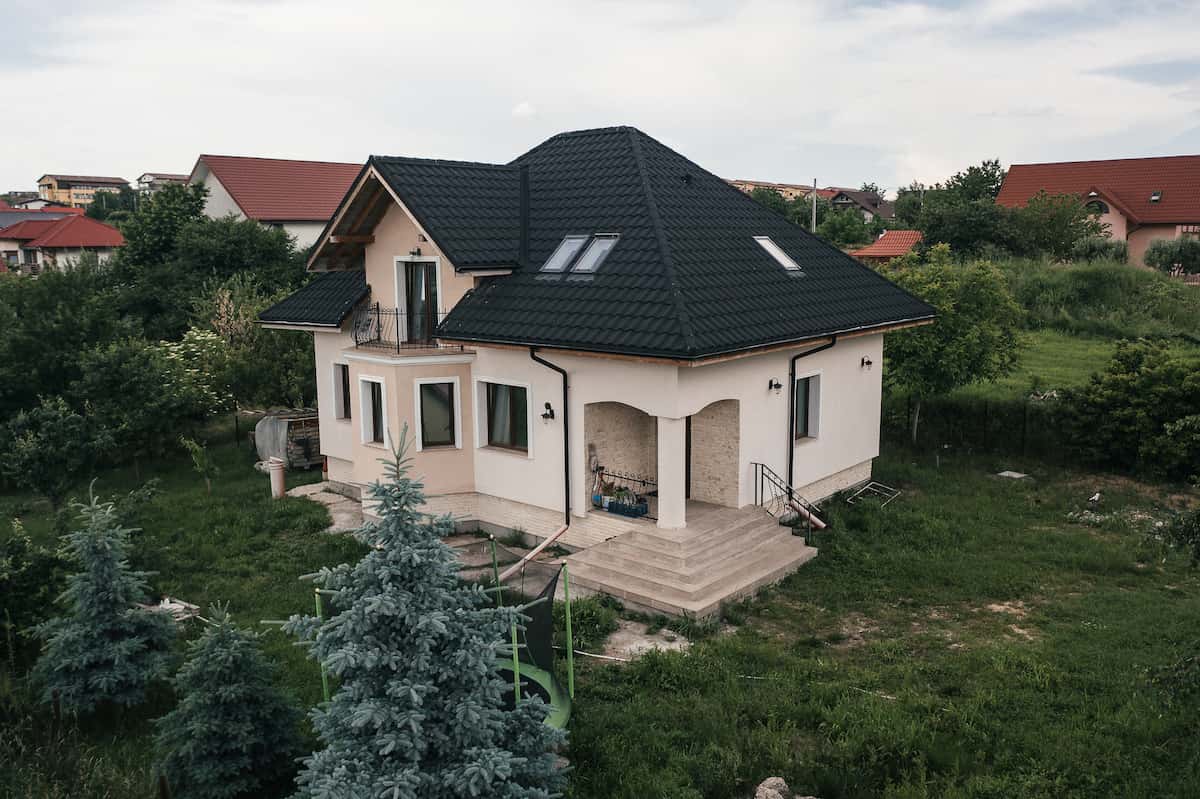 Calitate și rezistență fără compromisuri: elementele cheie la care nu trebuie să faci rabat în construcția casei tale