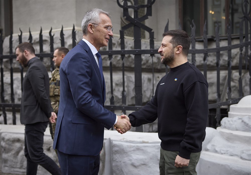 Kievul insistă pe un angajament fără echivoc la summitul NATO în privinţa integrării Ucrainei în alianţa nord-atlantică