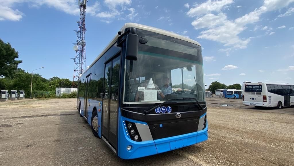 Parcul auto al Societății de Transport Public Focșani se înnoiește cu încă șase autobuze electrice FOTO