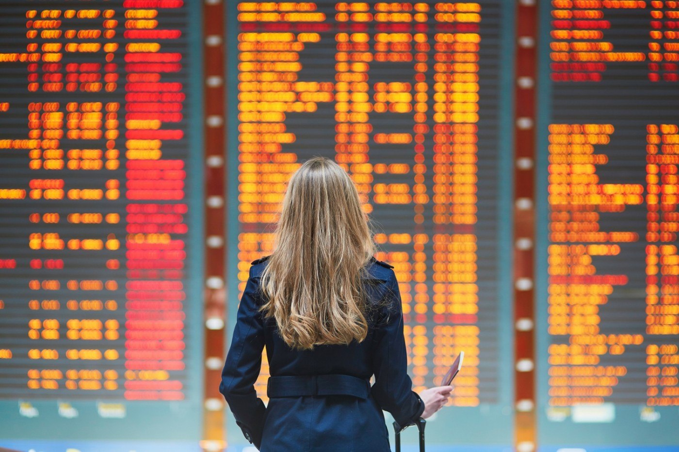 Haos pe aeroporturile din Europa: Mii de zboruri anulate din cauza grevelor. Ce despăgubiri puteți obține