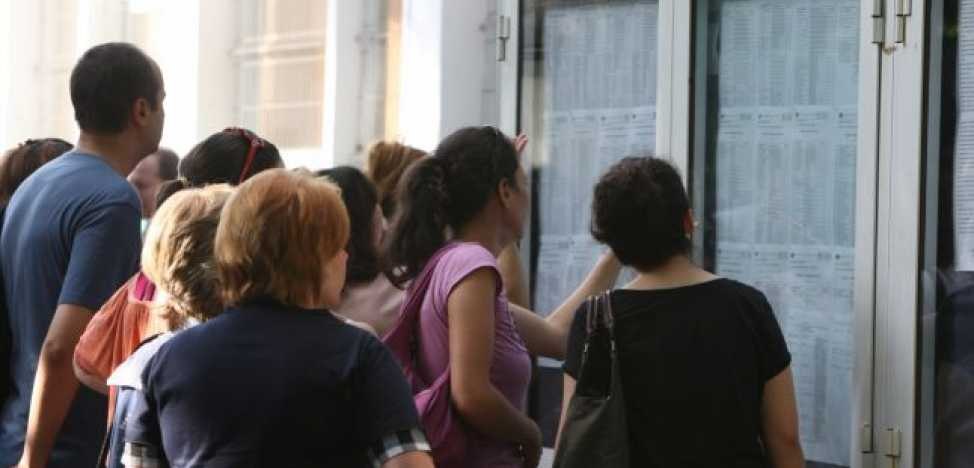 Educația din România, pe umerii suplinitorilor. Zeci de mii de profesori ieșiți din sistem își țin posturile ocupate