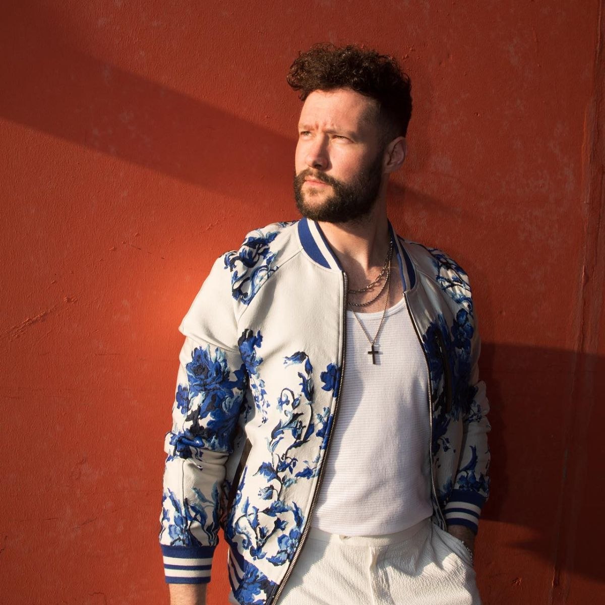 Calum Scott revine în România la festivalul Summer in the City din Piața Constituției, București pentru două zile de muzică live, dans și energie pozitivă