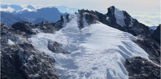 Ghețarul Sacru al Eternității din Indonezia, o minune naturală, ar putea dispărea în doi ani