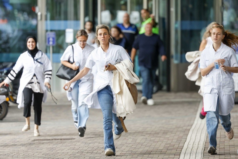 Dublu atac armat la Rotterdam. Cel puțin două persoane au fost ucise | FOTO VIDEO