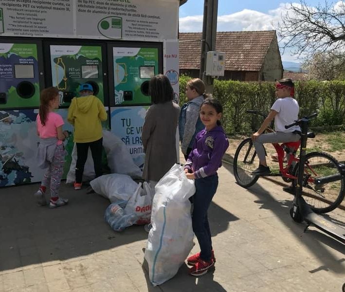 Victoria copiilor dintr-un sat din Ardeal în războiul cu gunoiul nereciclat. „Își certau părinții”