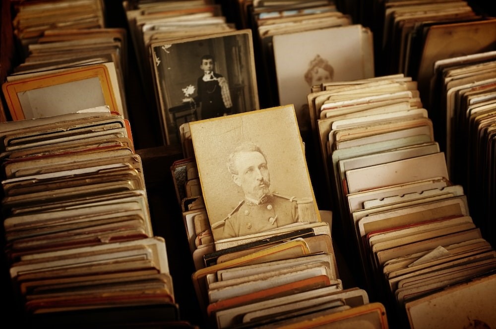 Explorând Resursele Literare: O călătorie în lumea „editiederomania.ro”