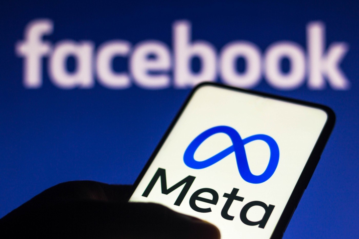 Schimbare majoră. Butonul de back a dispărut pentru unii utilizatori Facebook din România