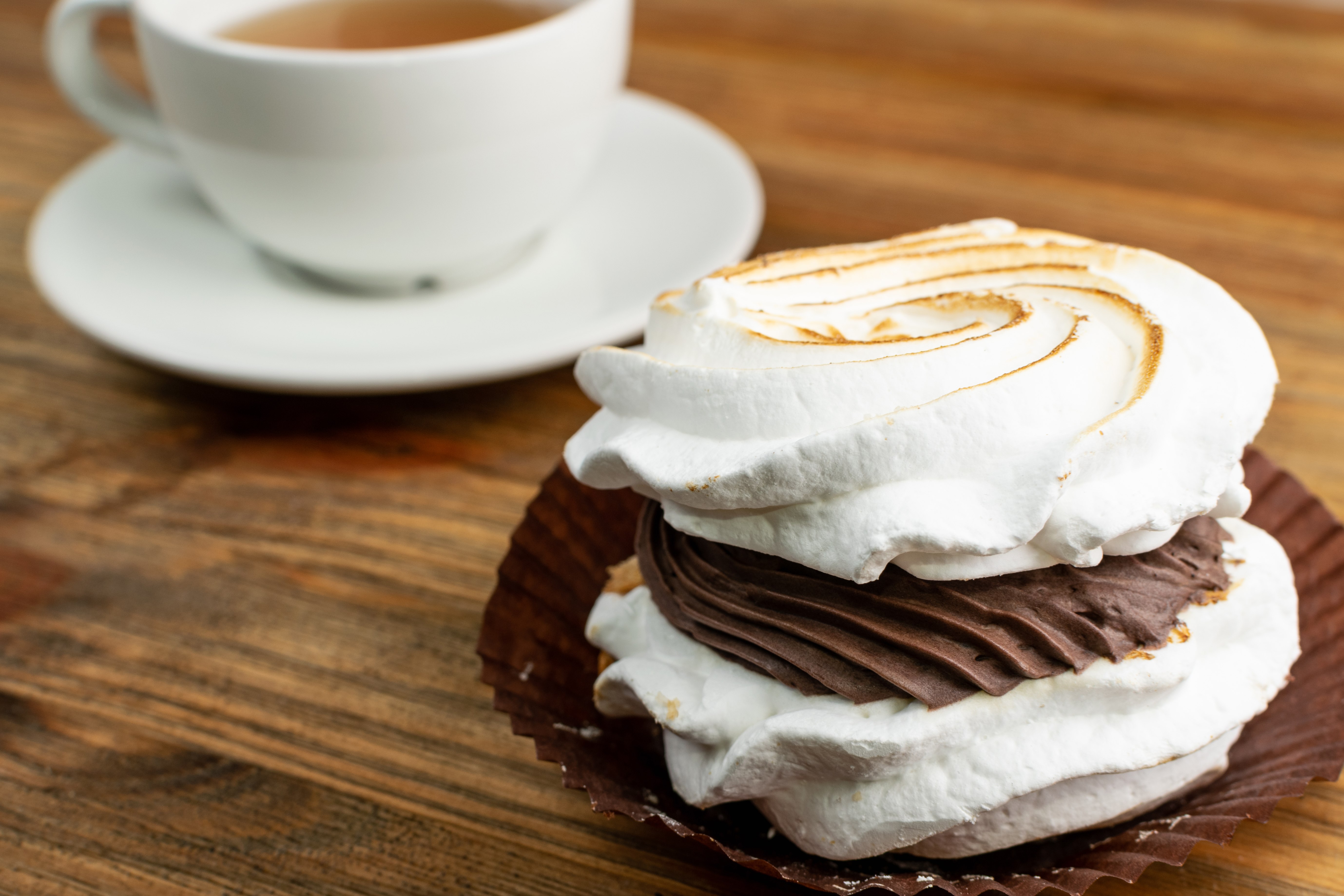 Bezele cu nuci pecan și ciocolată: Rețeta simplă și delicioasă, preparată din albușurile rămase