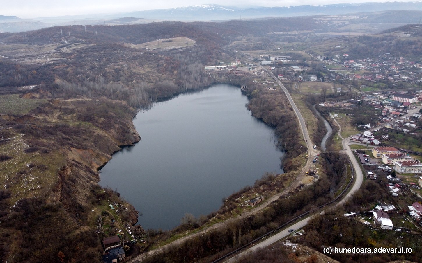 Lacul din România care crește continuu, interzis. De ce nimeni nu mai are voie să se apropie de ape VIDEO