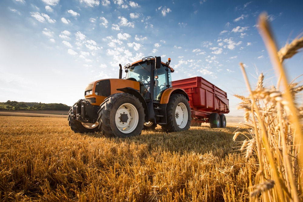 Ce accesorii și echipamente pot fi adăugate la un tractor agricol?