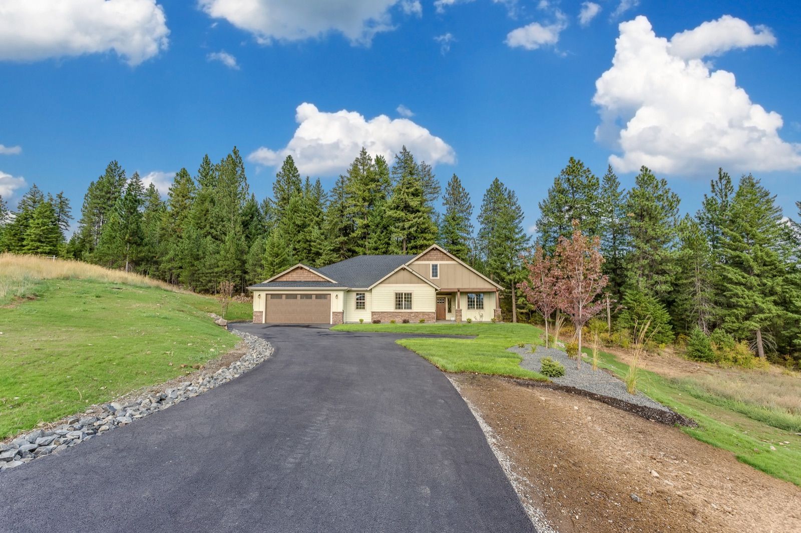 Tipuri de pavaje pentru curte. Tu ce alegi pentru curtea ta?