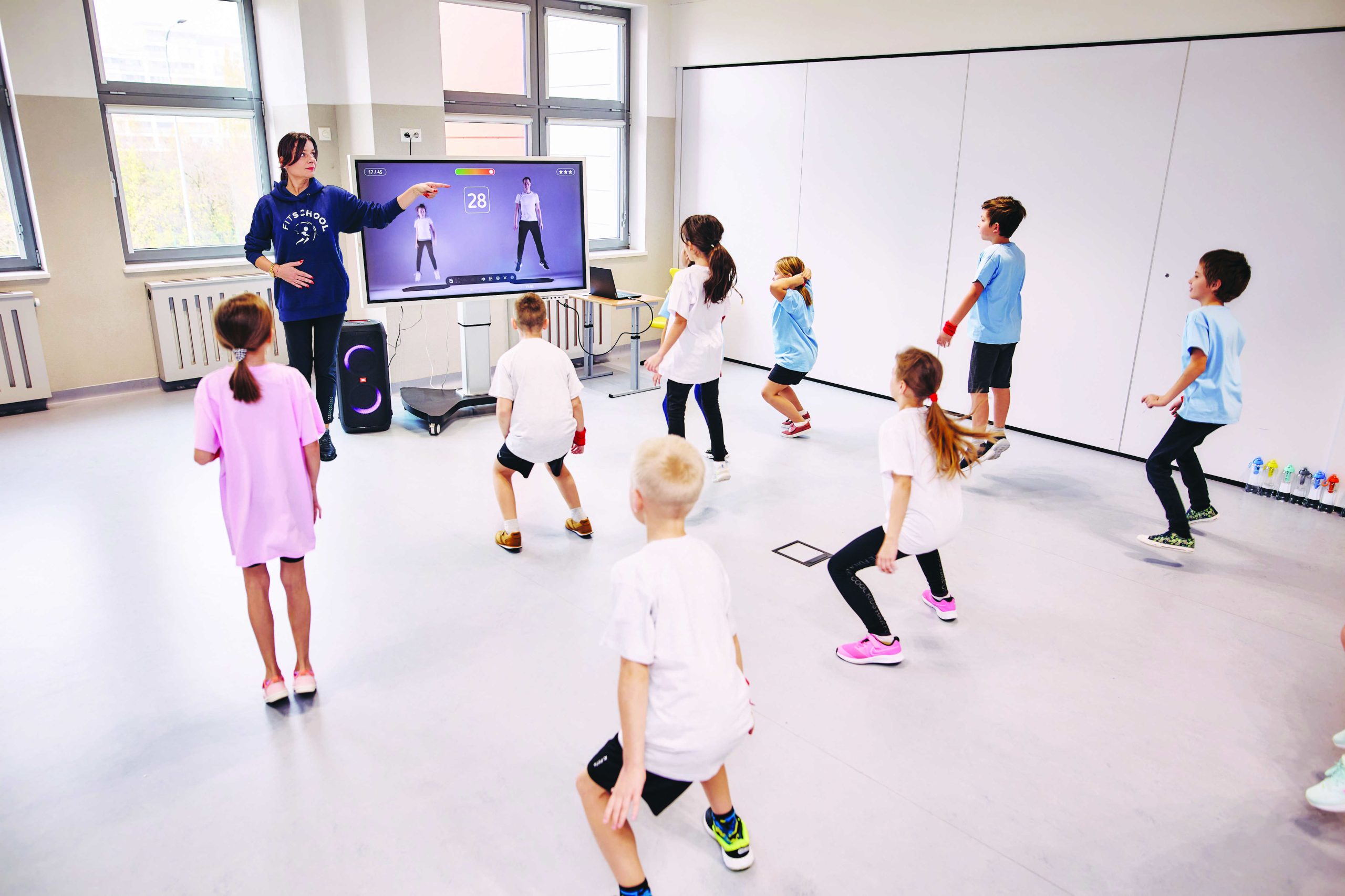 FitSchool, proiectul inovator care incurajeaza elevii sa faca mai multa miscare in scoli, s-a lansat in Romania FitSchool, proiectul inovator care incurajeaza elevii sa faca mai multa miscare in scoli, s-a lansat in Romania