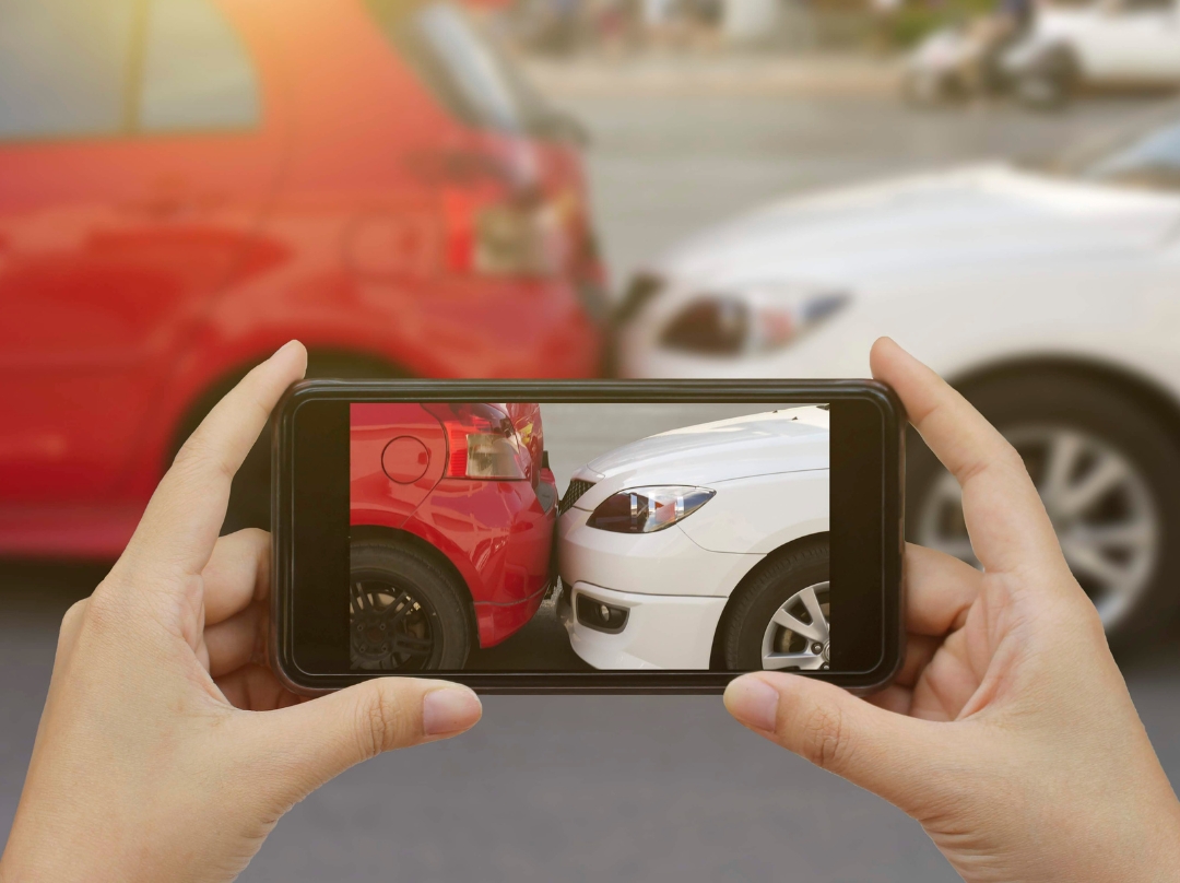 Ai fost implicat intr-un accident auto cu autor necunoscut? Afla ce trebuie sa faci! Ai fost implicat intr-un accident auto cu autor necunoscut? Afla ce trebuie sa faci!