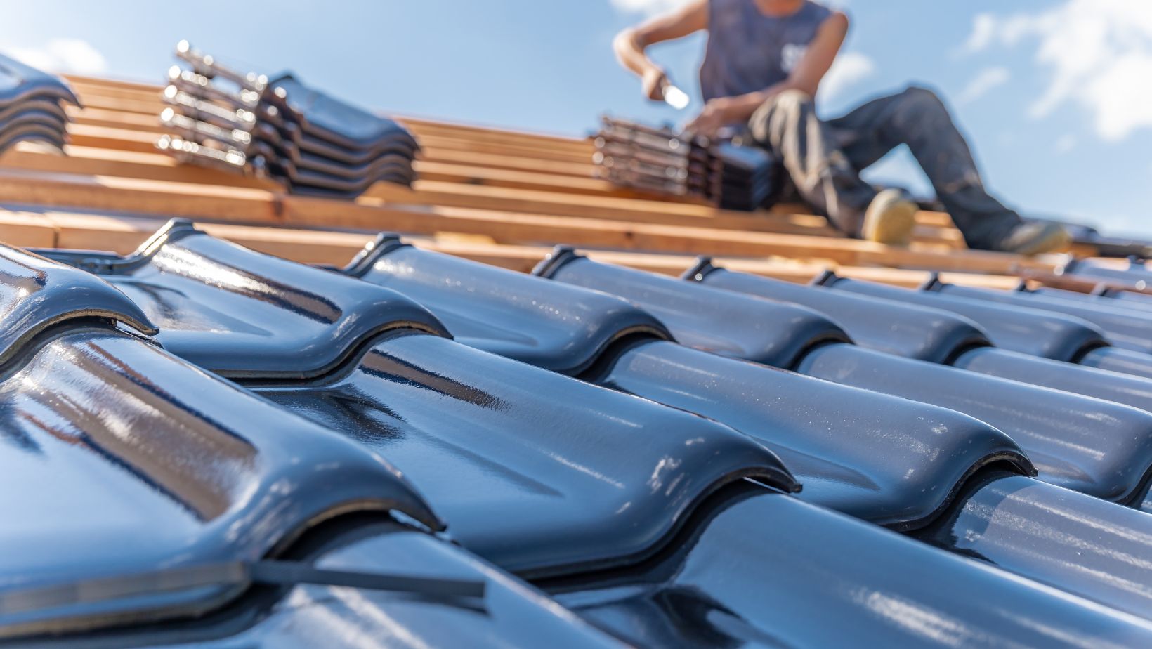 Renovare sau Înlocuire? Decizii Cheie pentru Acoperișul Tău