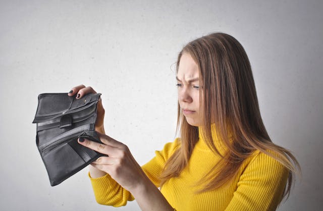 Portofele practice din piele pentru femei – Cum să le alegi