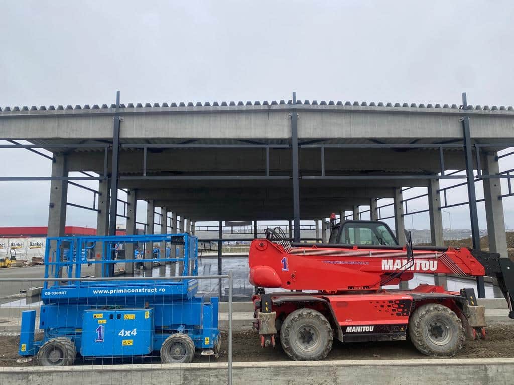 Halele Metalice: Soluția Flexibilă și Durabilă pentru Construcții Moderne