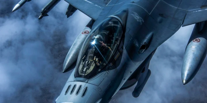 Un avion F-16 al Ucrainei, distrus în timpul „celui mai mare atac aerian” al Rusiei. Pilotul, unul dintre cei mai buni din țară, a murit Un avion F-16 al Ucrainei, distrus în timpul „celui mai mare atac aerian” al Rusiei. Pilotul, unul dintre cei mai buni din țară, a murit