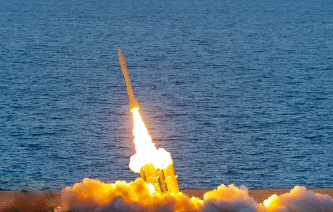 ALARMĂ pe frontul din Ucraina, după ce Moscova s-a înțeles cu Teheranul și a primit RACHETE BALISTICE Fath-360: „Nu au o apărare antiaeriană adecvată”