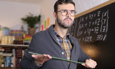 Profesor de psihologie, acuzat de comportament ABUZIV, și-a terorizat elevii. Predă la trei licee din București