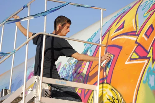 Radu Carp și lucrarea sa revoluționară „Gardianul”. Cum transformă un tânăr artist tensiunea în artă FOTO