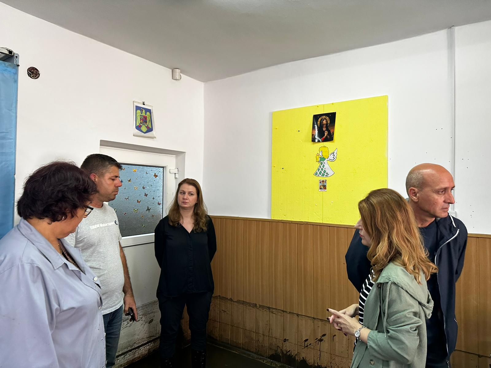 Ştim că nu a fost afectată, am venit să discutăm unde e bine să mergem