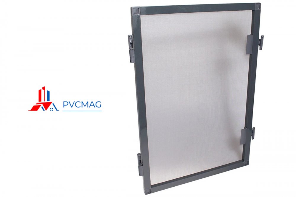 Chiar dacă sezonul rece își intră în drepturi, nu uităm de plasa de țânțari pe balamale