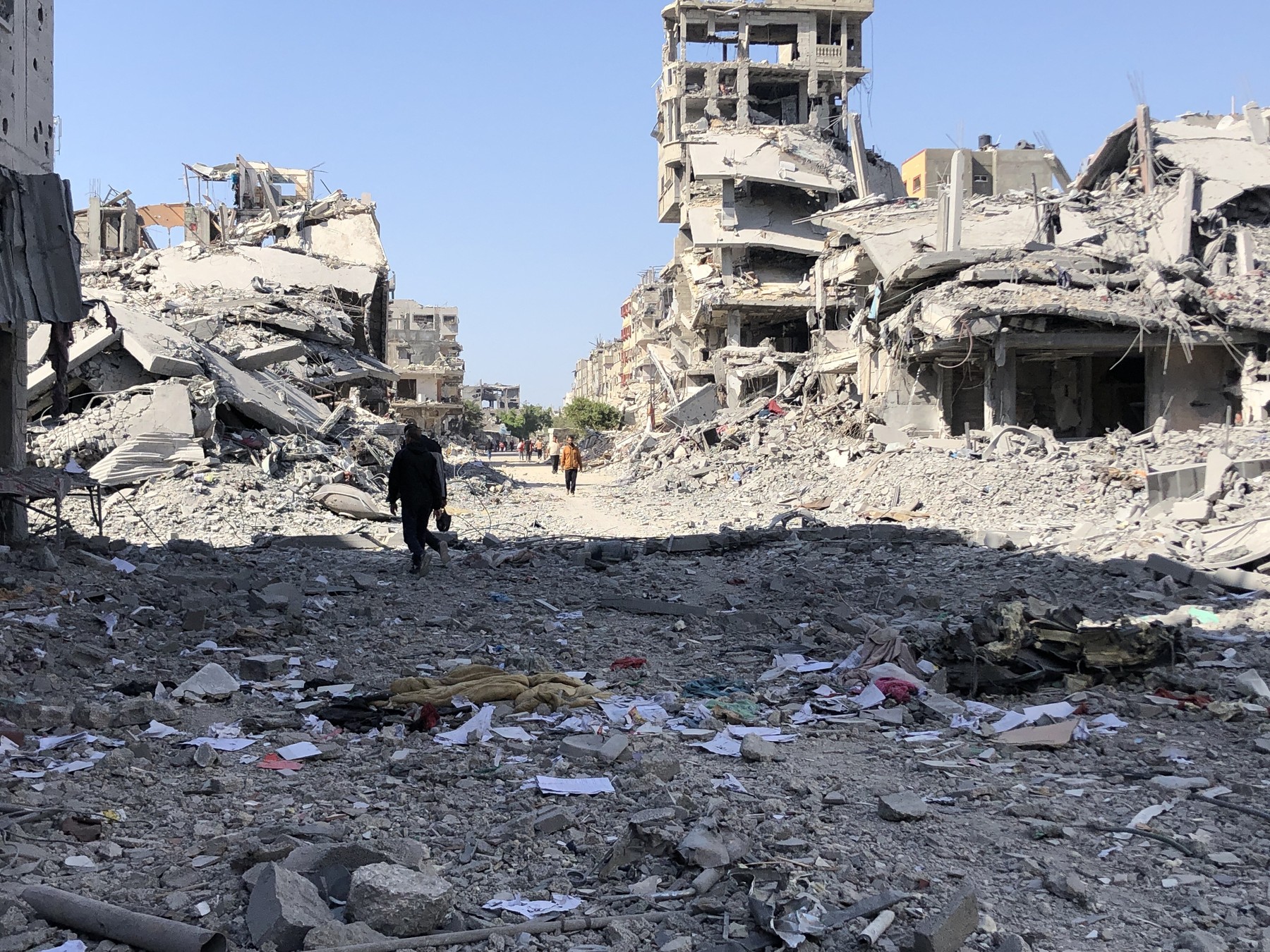 Cel puțin 60 de morți si zeci de răniți sub dărâmături, după o lovitură israeliană împotriva unei clădiri rezidențiale în Gaza