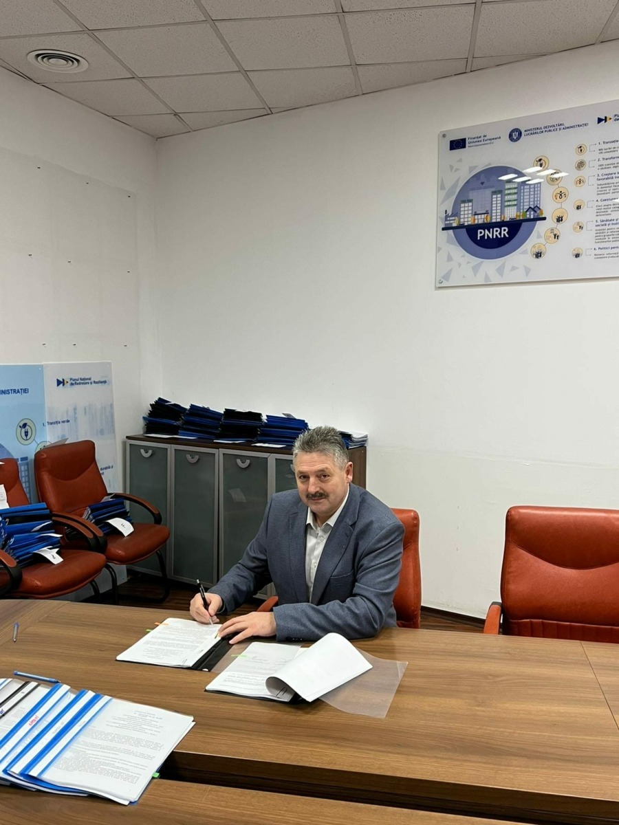 Primarul orașului Bușteni, reținut pentru 24 de ore. Mircea Corbu este acuzat că luat-o la pumni pe DOAMNA GEANTĂ