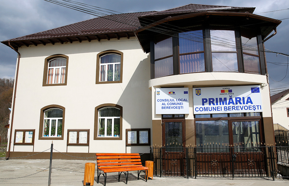 ANUNT PRIMARIA Berevoeşti